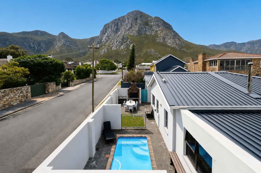 4 Bedroom Property for Sale in Voelklip Western Cape